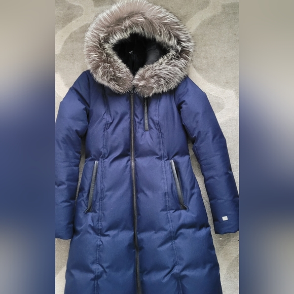 Women winter jacket - Picture 2 of 5